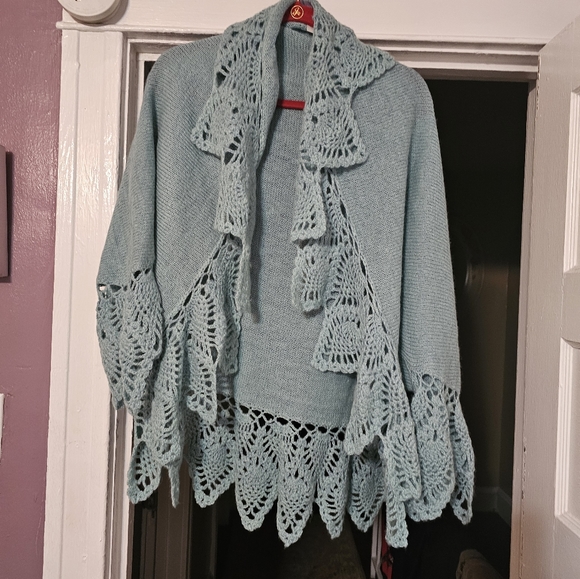 Ladies shrug sweatet sz Lg - Picture 1 of 10
